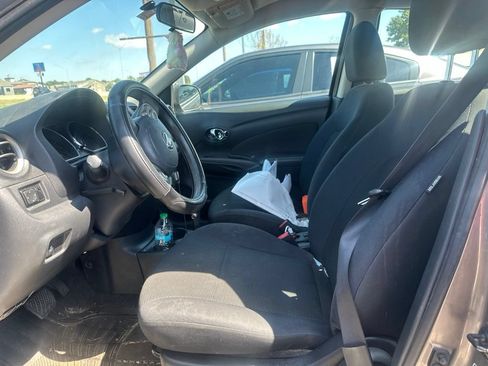 Used 2013 Nissan Versa SV w/ Convenience Pkg FWD image 7