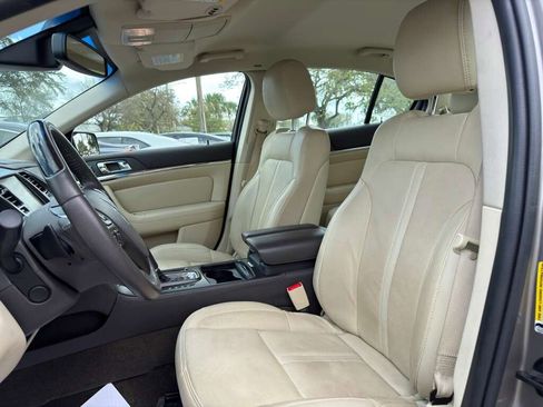 Used 2015 Lincoln MKS image 11