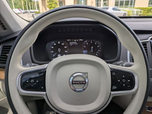 Used 2022 Volvo XC90 T6 Momentum w/ Climate Package AWD/4WD image 29
