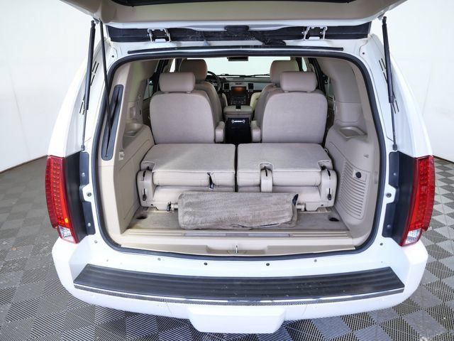Used 2010 Cadillac Escalade Premium AWD/4WD image 7