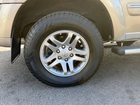 Used 2005 Toyota Sequoia SR5 RWD image 39