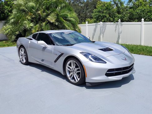 Used 2019 Chevrolet Corvette Stingray Coupe w/ Battery Protection Package RWD image 10