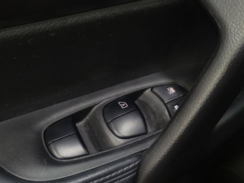 Used 2019 Nissan Rogue Sport S w/ Appearance Package image 27