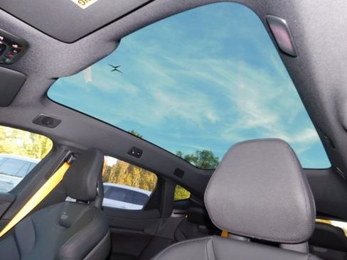 New 2025 Polestar Polestar 3 image 17