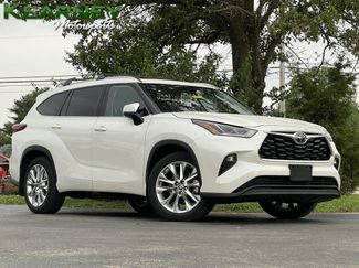 Used 2021 Toyota Highlander Limited image 1