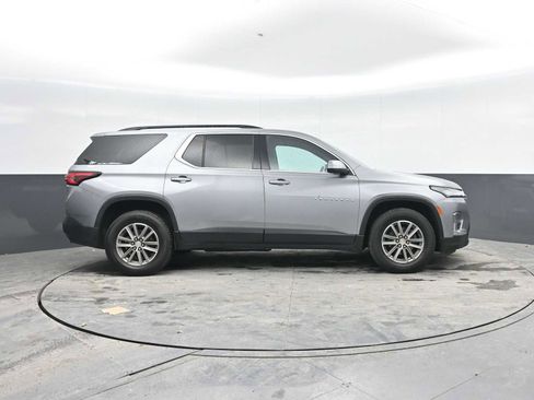Used 2023 Chevrolet Traverse LT FWD image 7