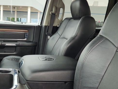Used 2018 RAM 3500 Laramie w/ Convenience Group AWD/4WD image 32