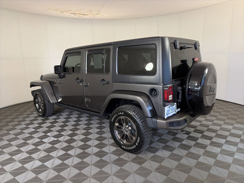 Used 2016 Jeep Wrangler Unlimited Sahara image 7