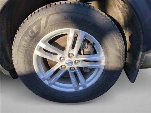 Used 2022 Ford Explorer XLT w/ Equipment Group 202A image 14