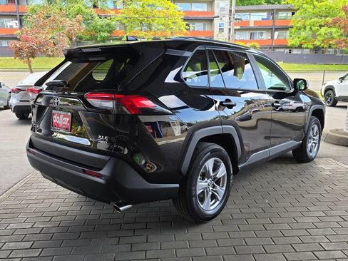 Used 2024 Toyota RAV4 XLE w/ Convenience Package AWD/4WD image 5