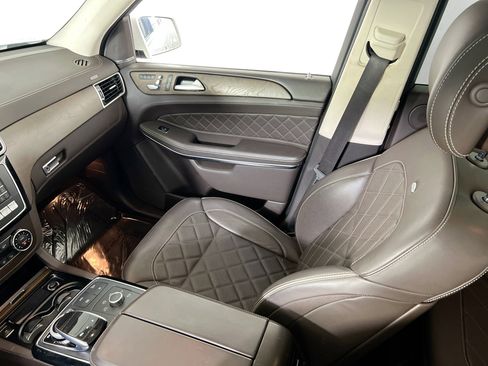 Used 2019 Mercedes-Benz GLS 550 4MATIC image 25