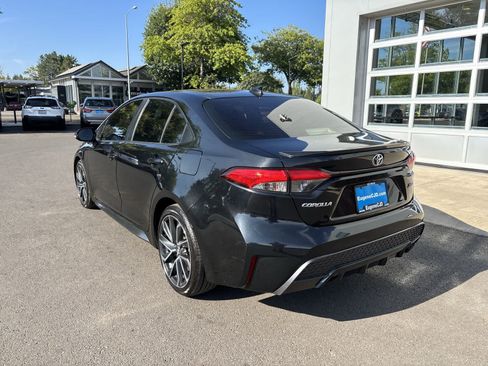 Used 2020 Toyota Corolla XSE FWD image 3