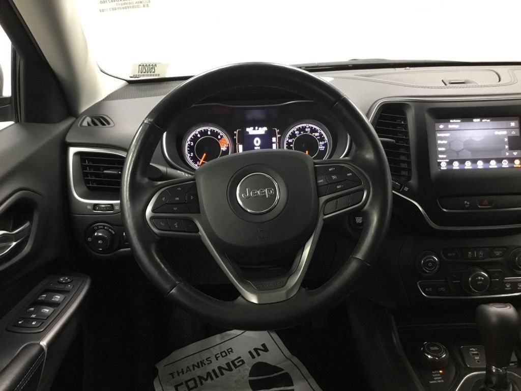 Used 2019 Jeep Cherokee Latitude Plus w/ Cold Weather Group AWD/4WD image 34