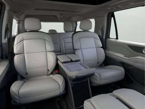 New 2026 Lincoln Navigator L Reserve image 10