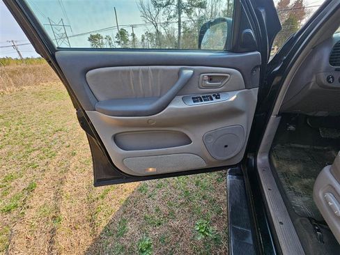 Used 2005 Toyota Sequoia Limited image 25