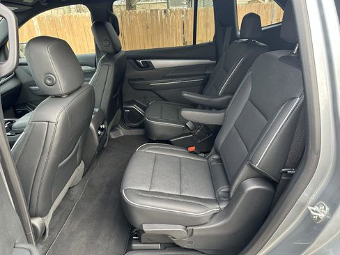 Used 2025 Buick Enclave Preferred image 16