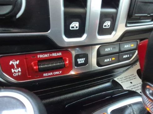 Used 2018 Jeep Wrangler Rubicon AWD/4WD image 19