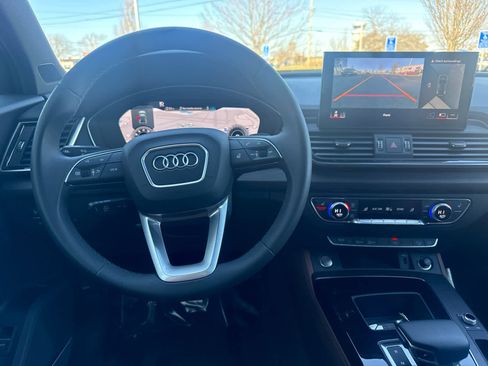 Used 2023 Audi Q5 2.0T Premium Plus w/ Premium Plus Package AWD/4WD image 19