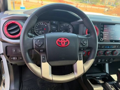 Used 2020 Toyota Tacoma TRD Pro AWD/4WD image 25