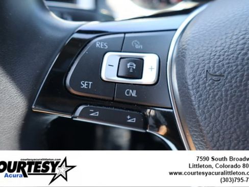 Used 2018 Volkswagen Atlas SEL AWD/4WD image 11