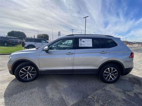 Used 2019 Volkswagen Tiguan SE image 4