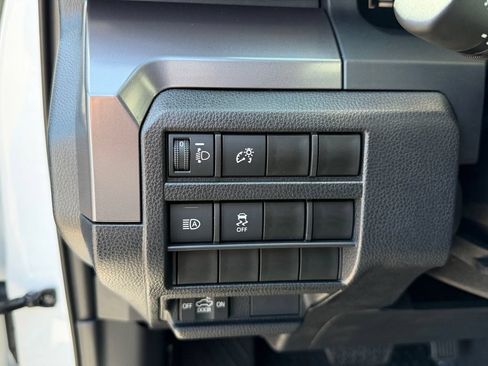 Certified 2026 Toyota Tacoma SR5 AWD/4WD image 31