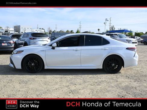 Used 2021 Toyota Camry XSE image 4