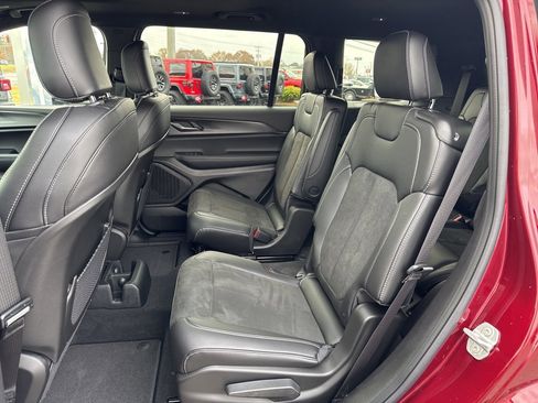 New 2025 Jeep Grand Cherokee L Altitude image 25