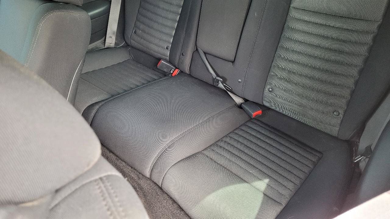 Used 2014 Dodge Challenger SXT RWD image 14