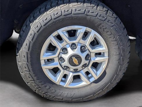 Used 2024 Chevrolet Silverado 2500 LT image 31
