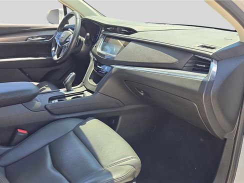 Used 2019 Cadillac XT5 Luxury FWD image 16