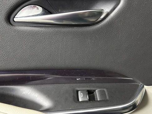 Used 2019 Cadillac XT4 Luxury w/ Cold Weather Package image 22