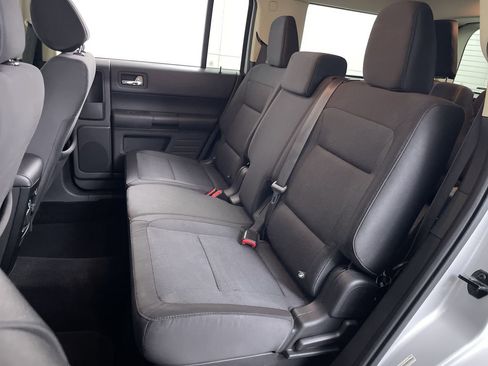 Used 2019 Ford Flex SE image 20