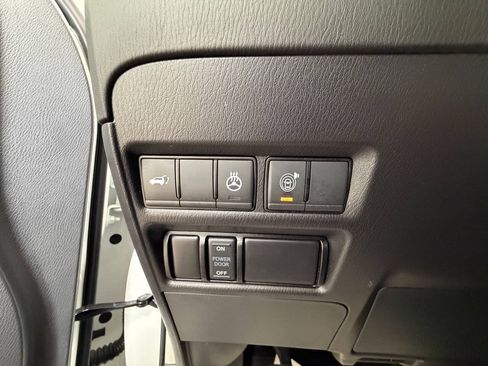 Used 2024 Nissan Armada SL w/ Captain's Chairs Package AWD/4WD image 37
