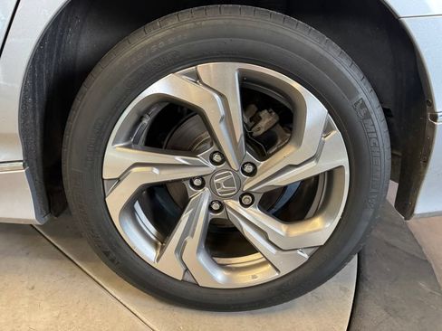 Used 2018 Honda Accord EX image 26