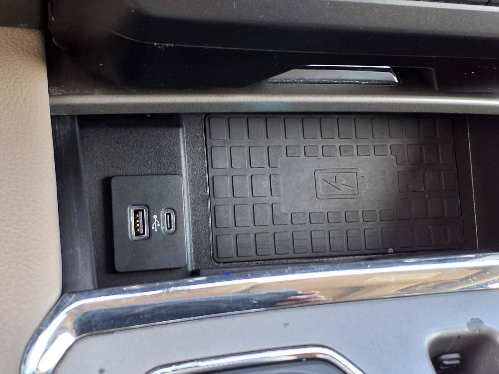 Used 2020 Ford Expedition Max XLT w/ Equipment Group 202A RWD image 19
