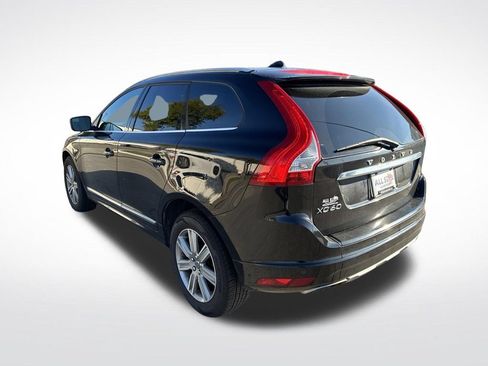 Used 2017 Volvo XC60 T5 Inscription w/ Preferred Option Package FWD image 8