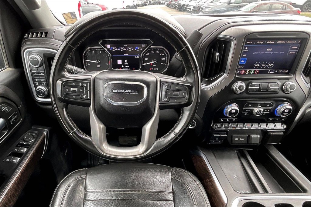 Used 2023 GMC Sierra 2500 Denali w/ Denali Black Diamond Edition AWD/4WD image 5