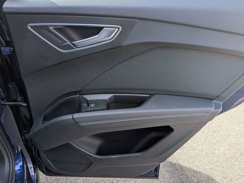 Used 2023 Audi Q4 e-tron Premium w/ Convenience Package image 30