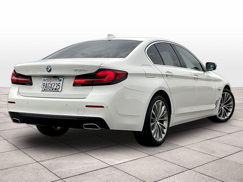 Used 2022 BMW 530e w/ Convenience Package RWD image 9