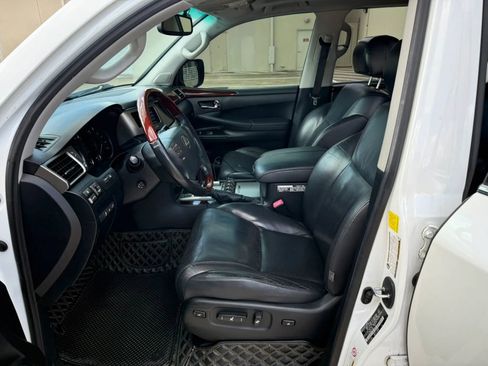 Used 2014 Lexus LX 570 4WD image 12