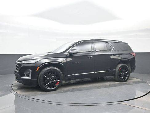 Used 2023 Chevrolet Traverse Premier w/ Redline Edition FWD image 2