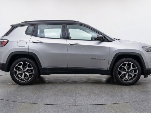Used 2025 Jeep Compass Limited AWD/4WD image 11