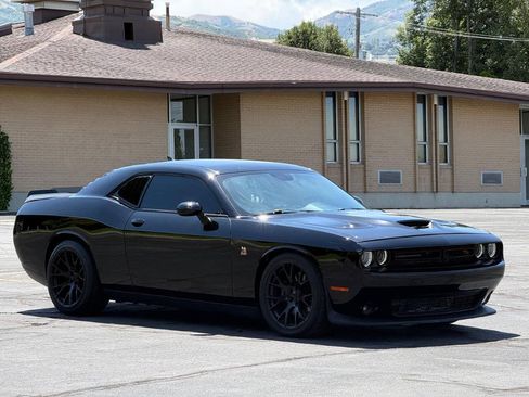 Used 2020 Dodge Challenger R/T Scat Pack RWD image 7