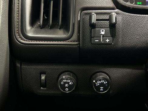 Used 2022 GMC Canyon AT4 AWD/4WD image 32