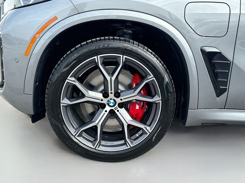 New 2026 BMW X5 xDrive50e w/ M Sport Package AWD/4WD image 43