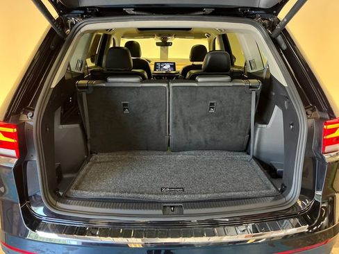 Certified 2024 Volkswagen Atlas SE FWD image 5