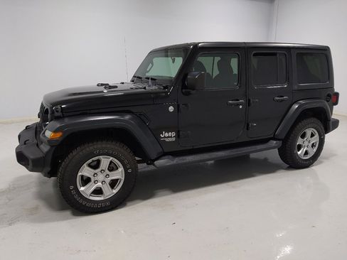 Used 2018 Jeep Wrangler Unlimited Sport S AWD/4WD image 2