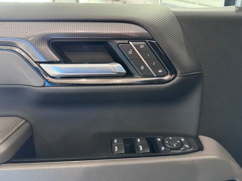 Certified 2022 Chevrolet Silverado 1500 ZR2 w/ Technology Package image 25