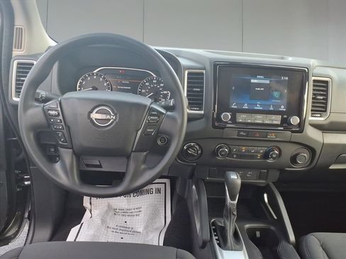 Used 2024 Nissan Frontier SV image 24